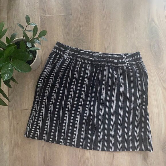 LOFT Black & White Pattern Striped Mini Skirt with Pockets & Belt loops - Picture 12 of 12